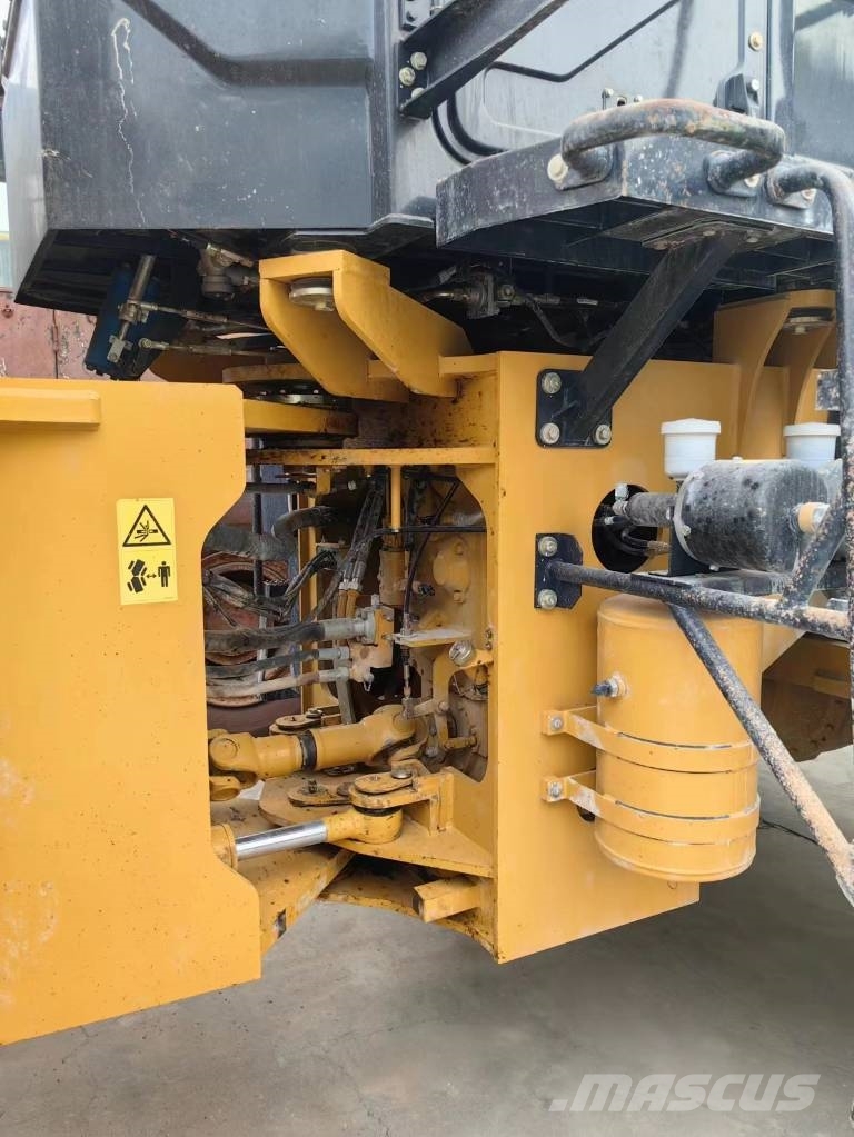 SEM 656D Колесни товарачи