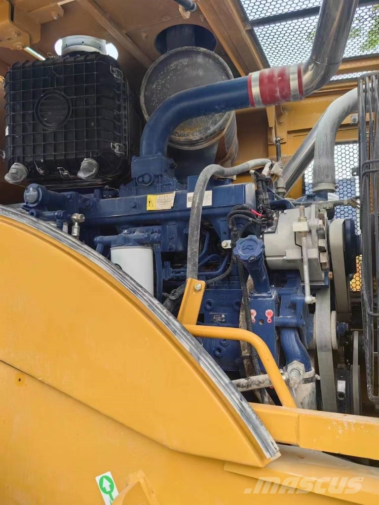 SEM 656D Колесни товарачи