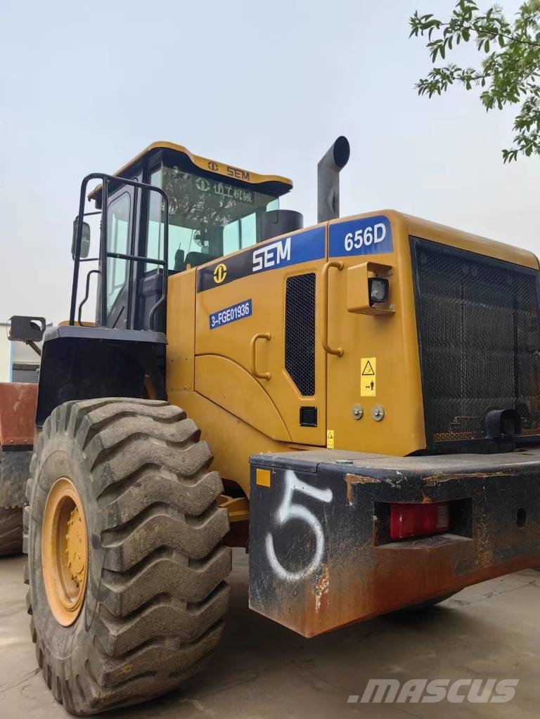 SEM 656D Колесни товарачи