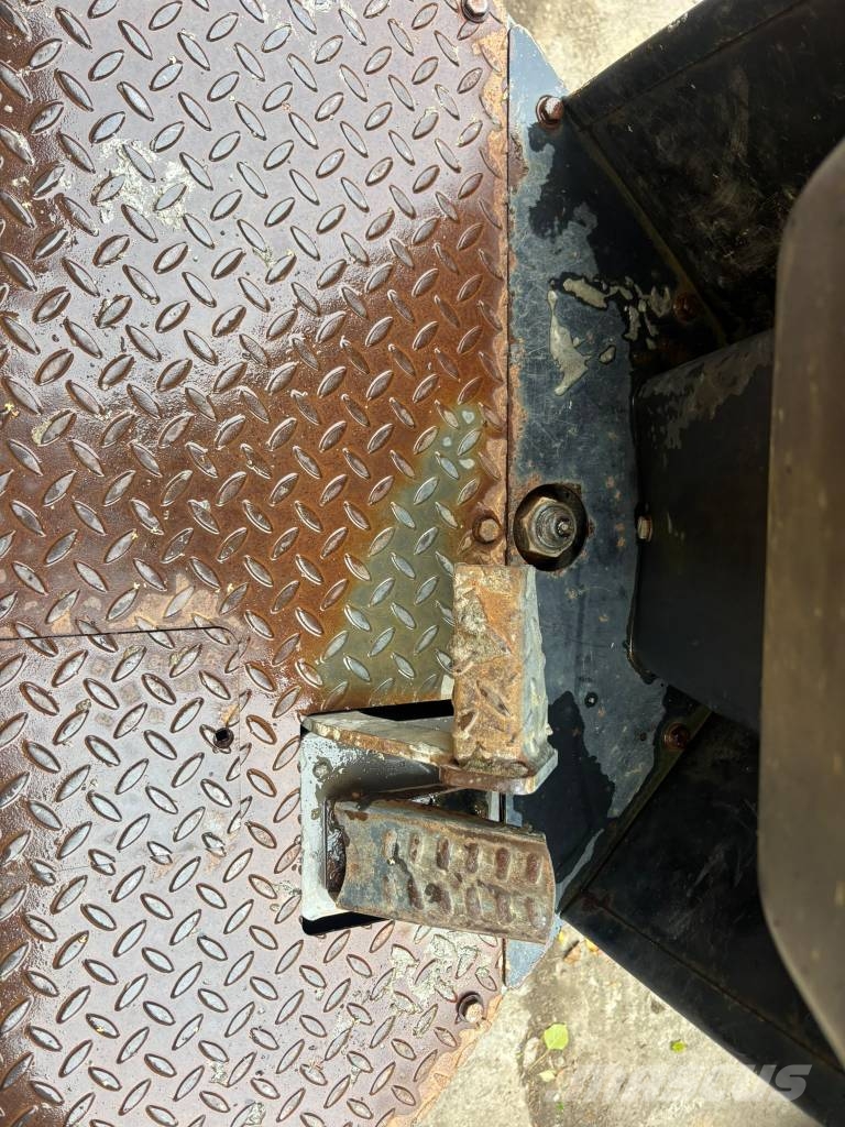 Mecalac TA3SH 3 Ton - Swivel Skip Dumper Väikekallurid
