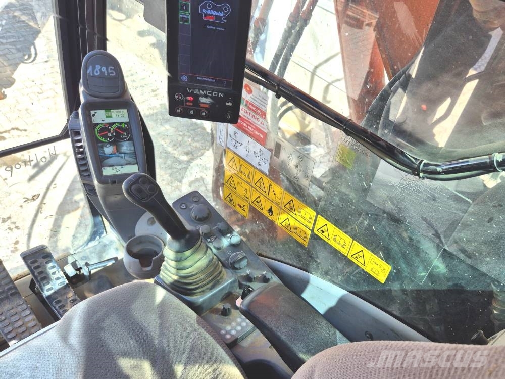 Hitachi ZX 225 USLC-6 Telakaivukoneet
