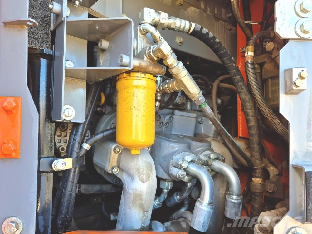 Hitachi ZX 225 USLC-6 Telakaivukoneet
