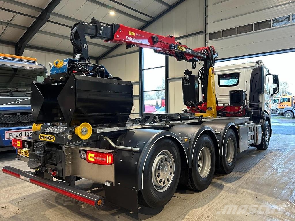 DAF XF480 8x4 TRIPLE Palfinger Z crane/Remote control/ Hook lift trucks