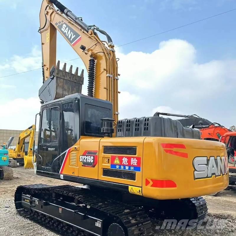 Sany SY 215 C حفارات زحافة