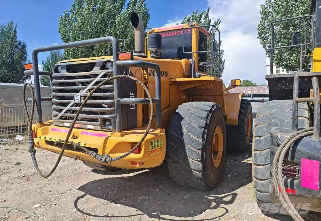 Volvo L220F Kolesni nakladalci