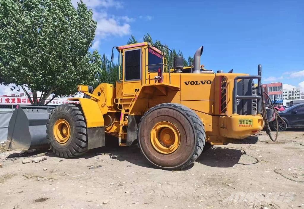 Volvo L220F Kolesni nakladalci