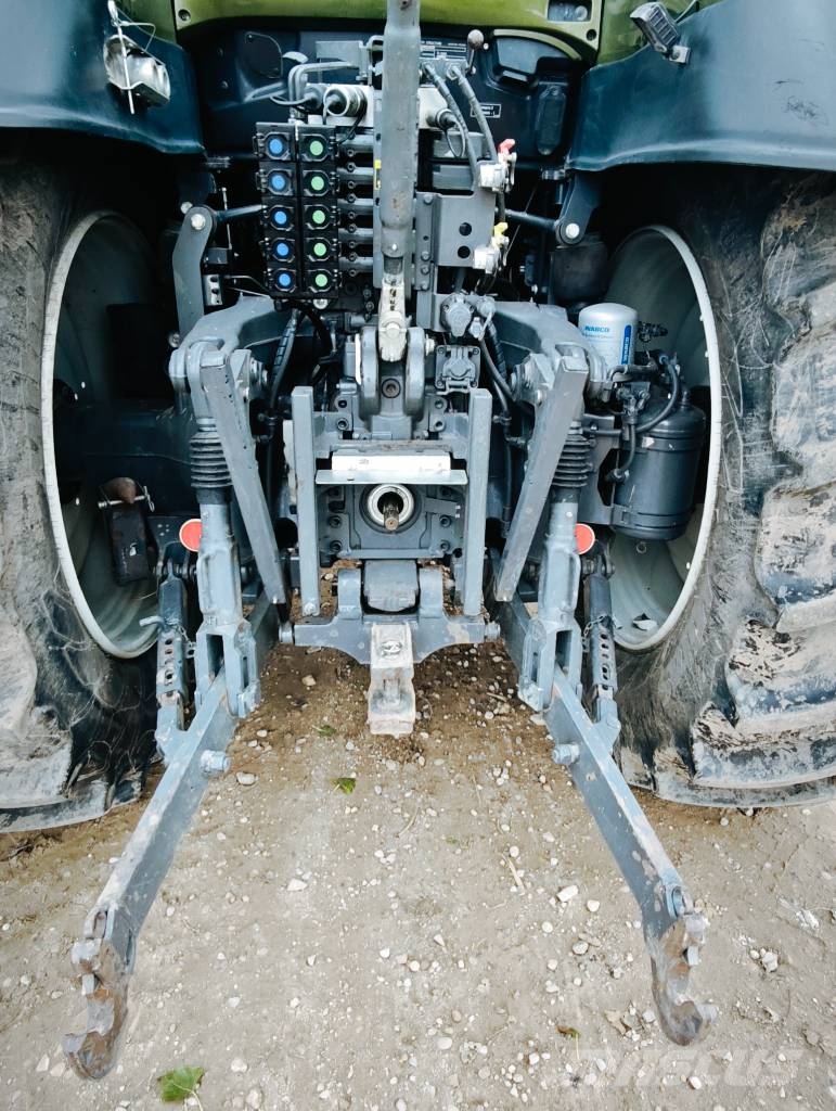 Valtra T 235 Versu Traktori