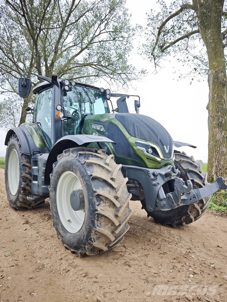 Valtra T 235 Versu Traktori