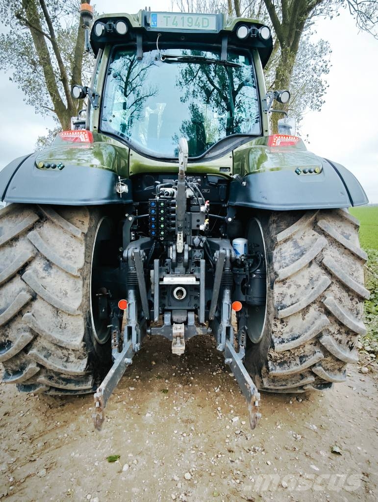 Valtra T 235 Versu Traktori
