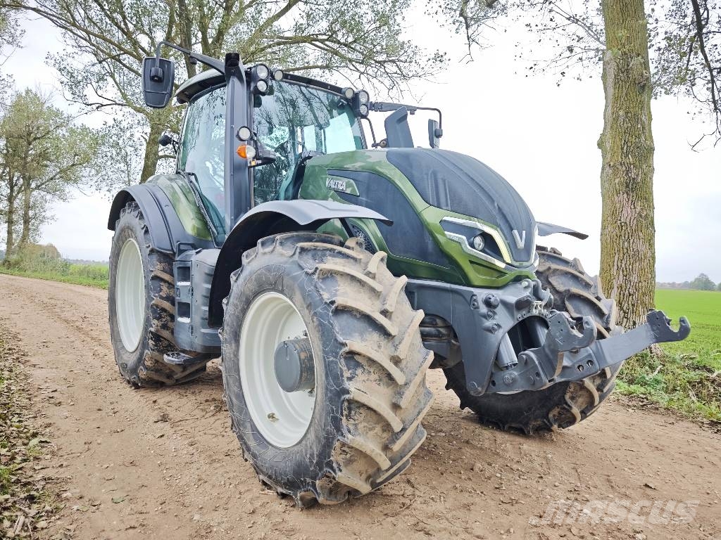 Valtra T 235 Versu Traktori