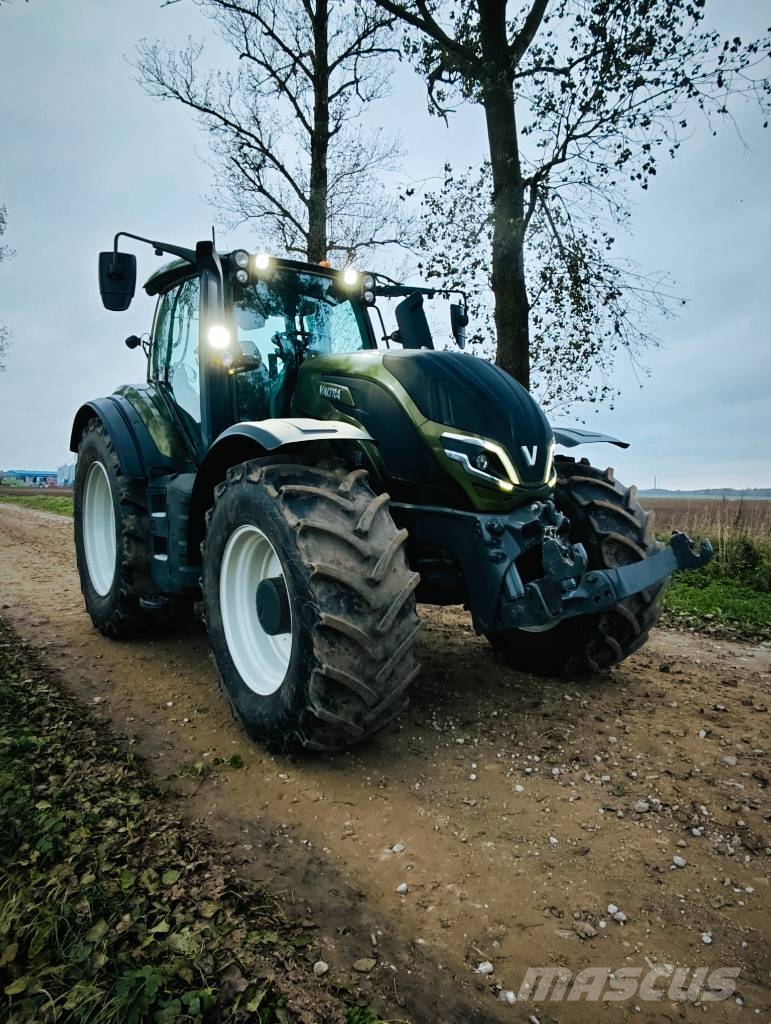Valtra T 235 Versu Traktori