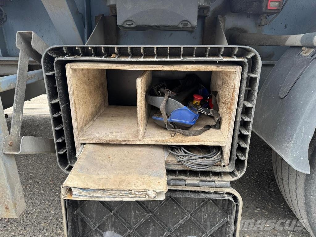Lecitrailer 3 AXLE + HMF 1820-K3 + REMOTE CONTROL Poluprikolice sa otvorenim sandukom
