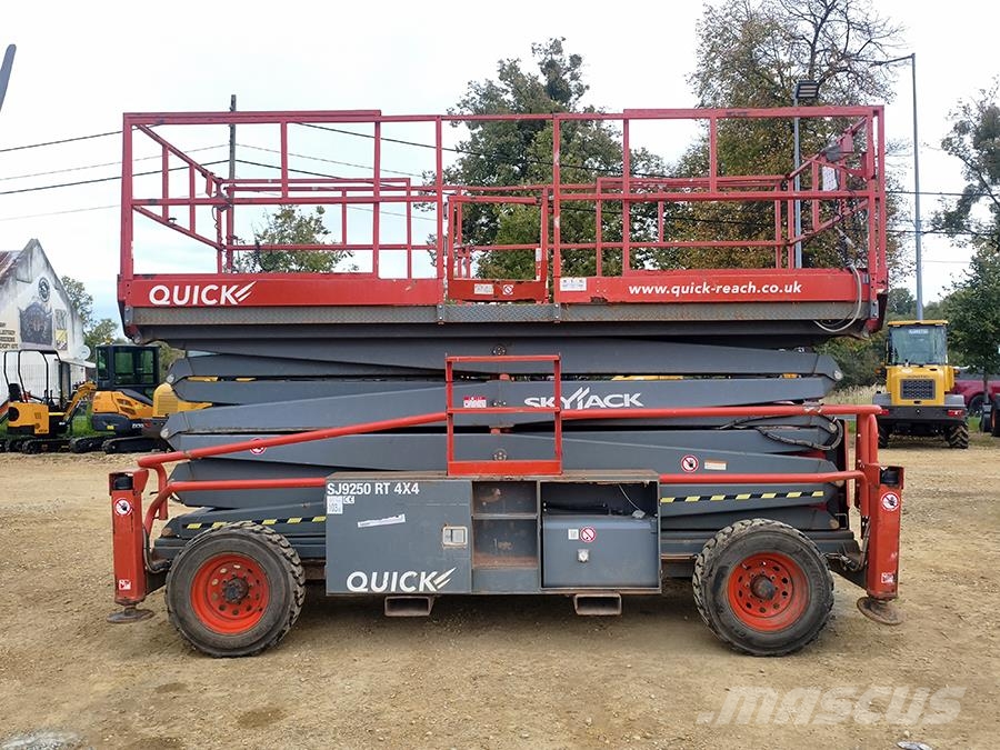 SkyJack SJ 9250 Scissor lifts