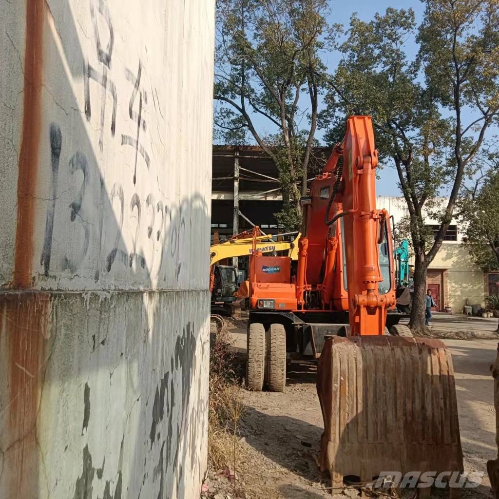 Doosan DH150W-7 Колісні екскаватори