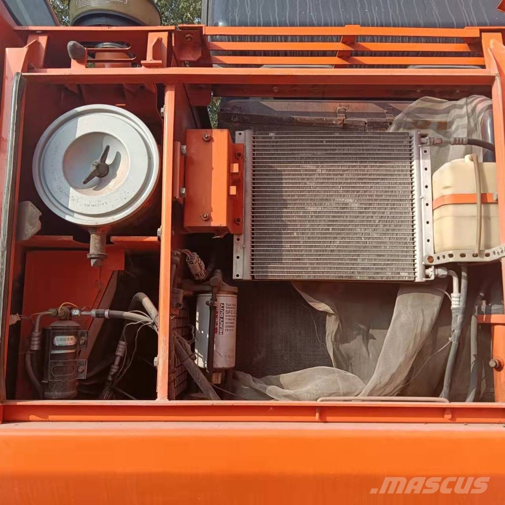 Doosan DH150W-7 Колісні екскаватори
