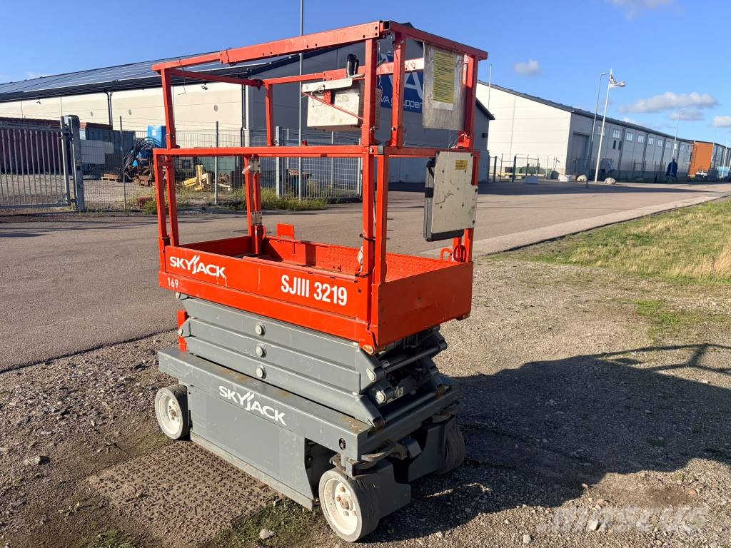 SkyJack SJ 3219 Šķerveida pacēlāji