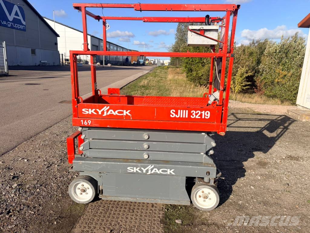 SkyJack SJ 3219 Šķerveida pacēlāji