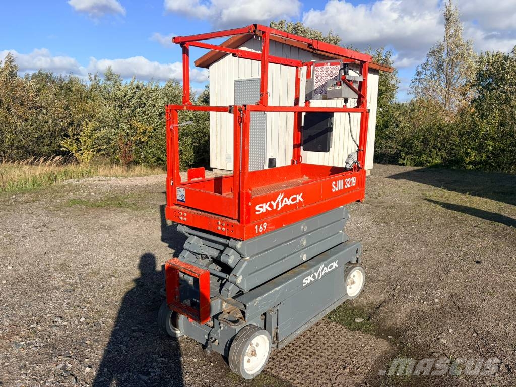 SkyJack SJ 3219 Šķerveida pacēlāji