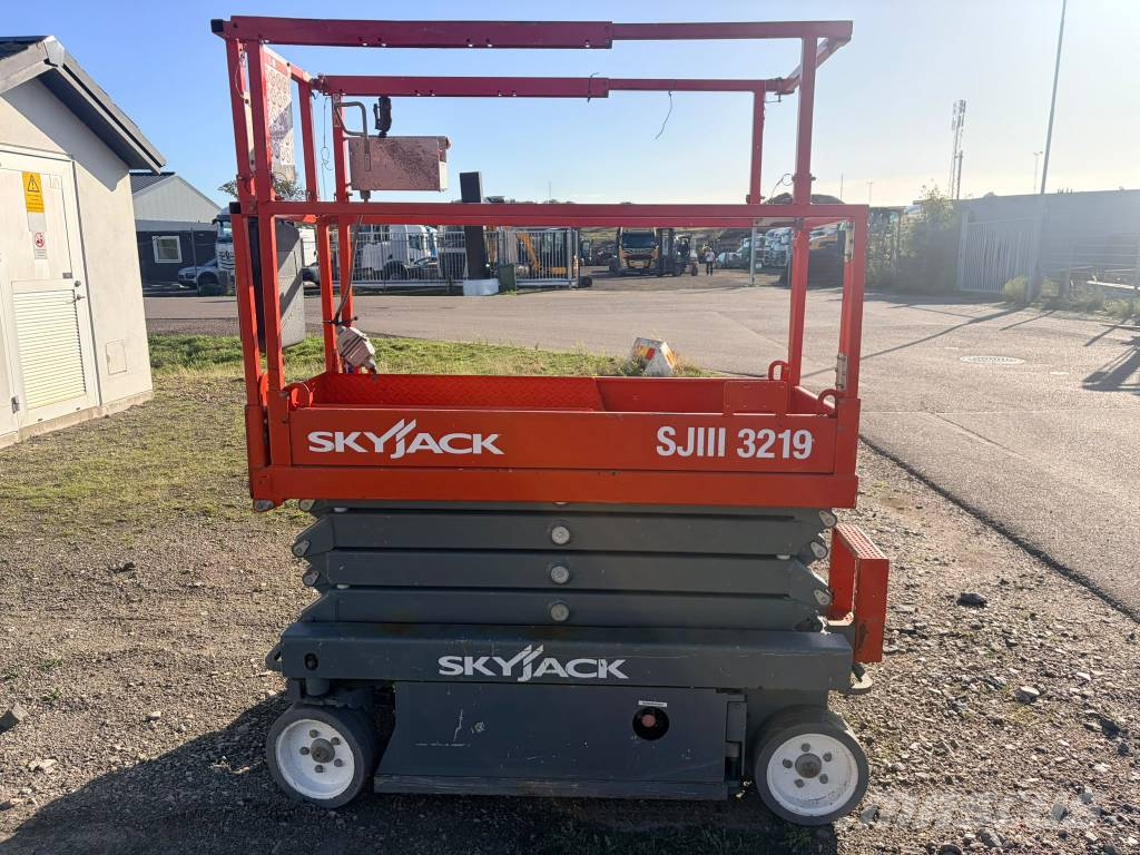 SkyJack SJ 3219 Šķerveida pacēlāji