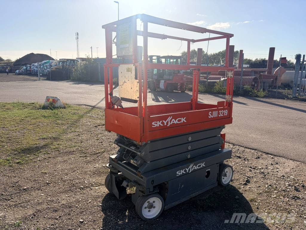 SkyJack SJ 3219 Šķerveida pacēlāji