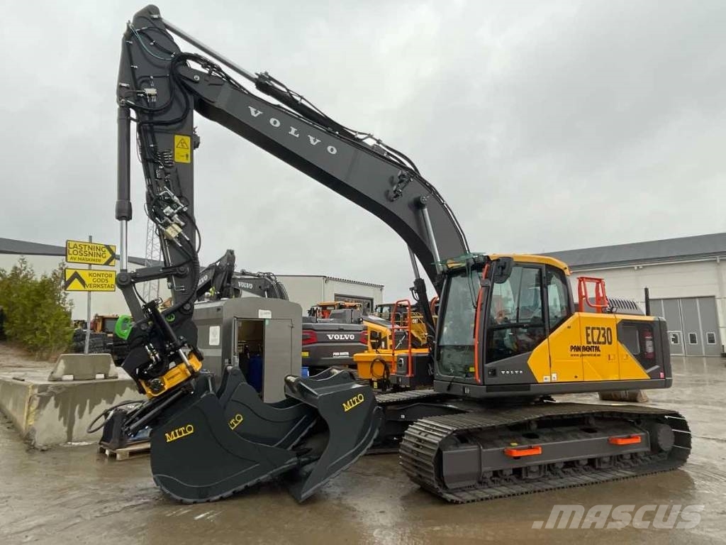 Volvo EC230FL Uthyres/For Rental Escavadoras de rastos