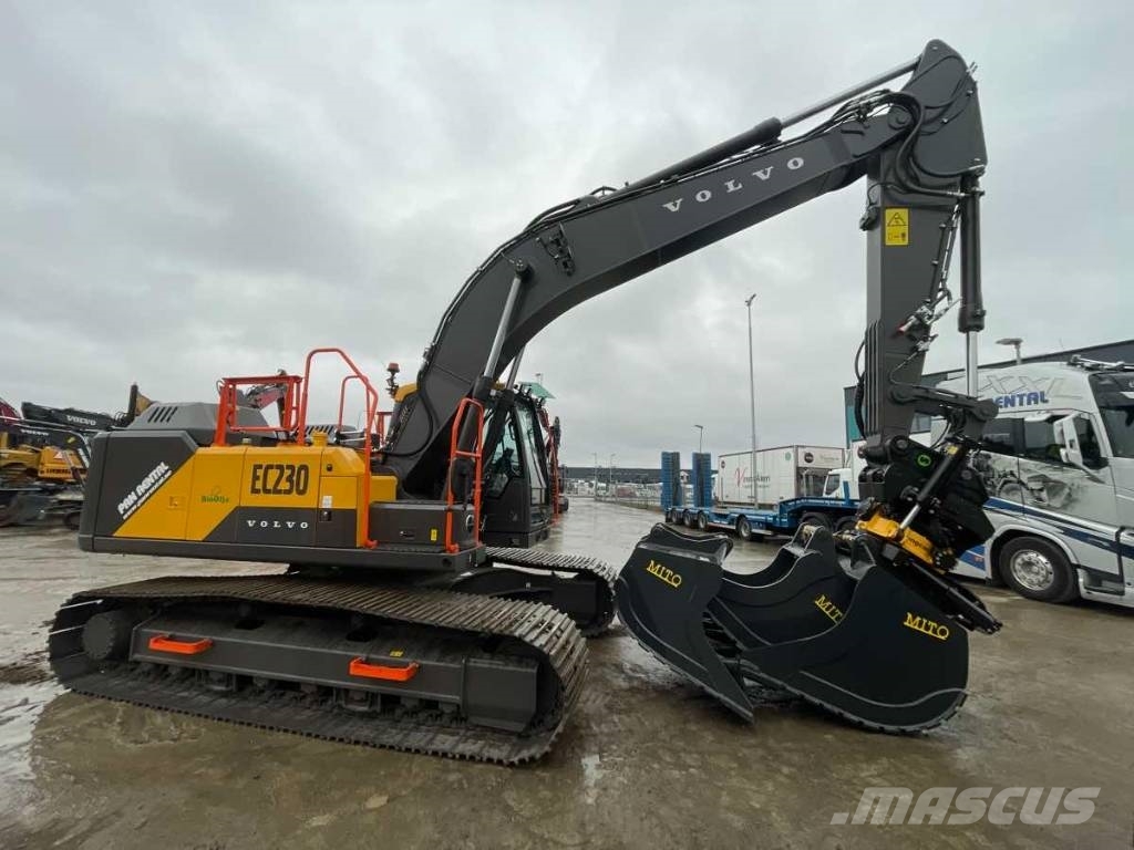 Volvo EC230FL Uthyres/For Rental Escavadoras de rastos