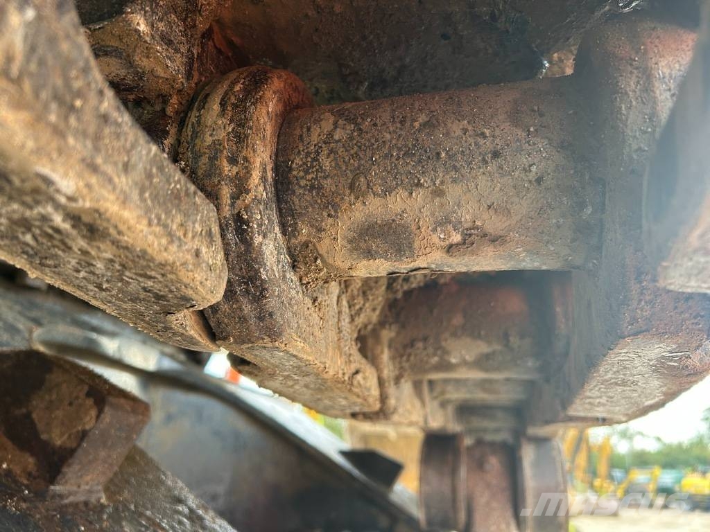 Komatsu PC 700 LC-11EO Crawler excavators