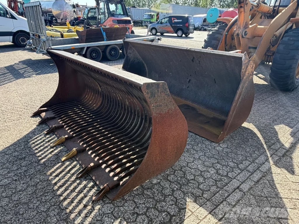 Hydrema WL 830 Tekerlekli yükleyiciler