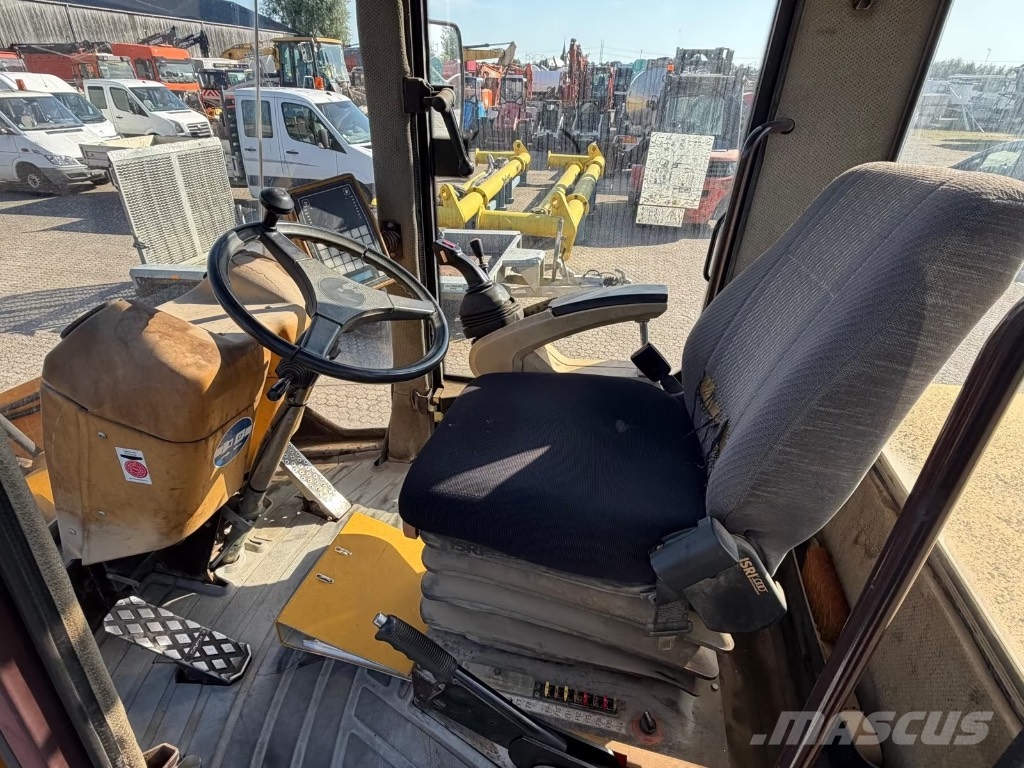 Hydrema WL 830 Tekerlekli yükleyiciler
