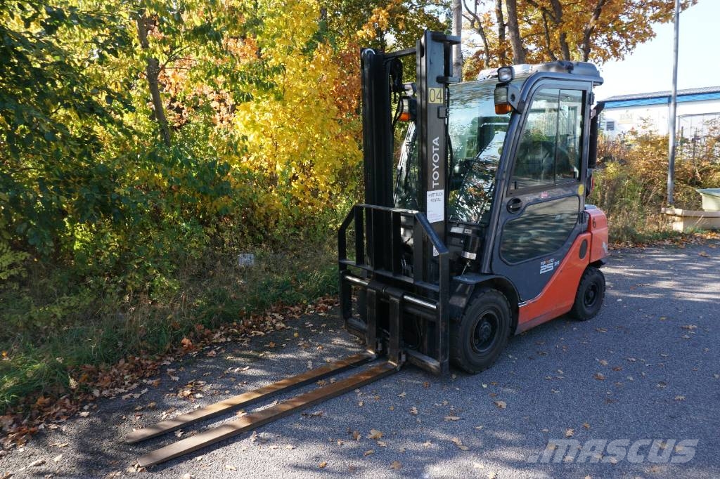 Toyota 02-8FGF25 Gasolmotviktstruckar