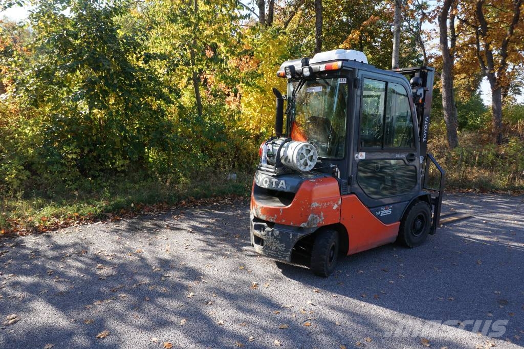 Toyota 02-8FGF25 Gasolmotviktstruckar