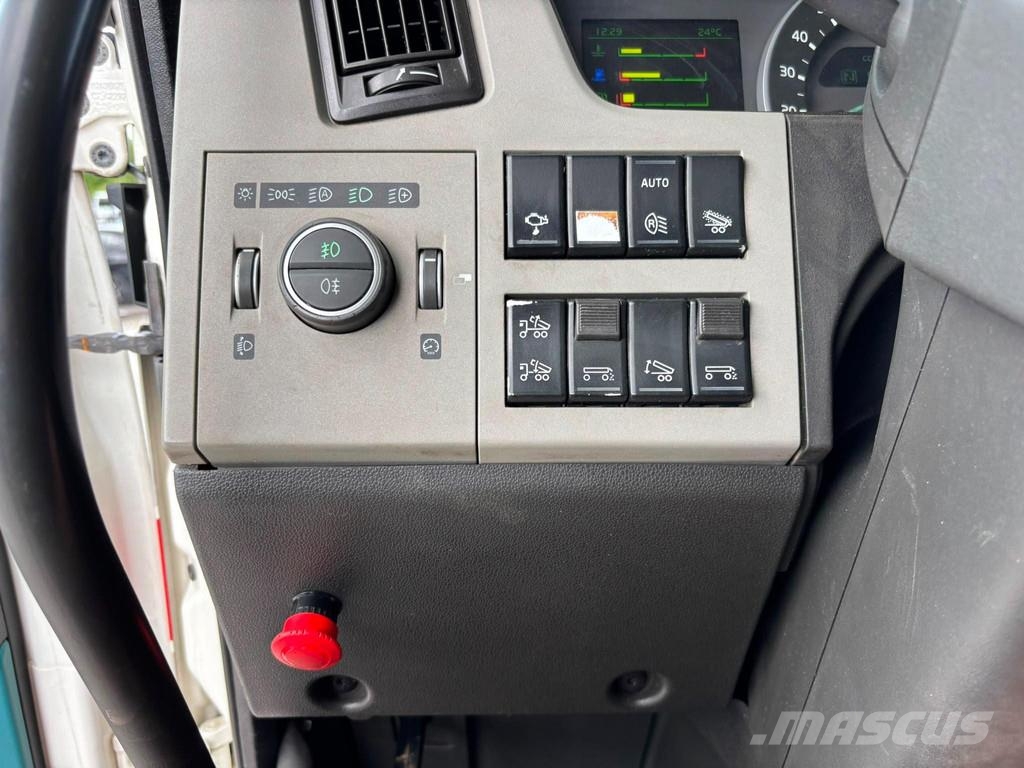 Volvo FM 500 8x4*4 HIAB 144E-5 / BOX L=5992 mm Vlakke laadvloer met kraan