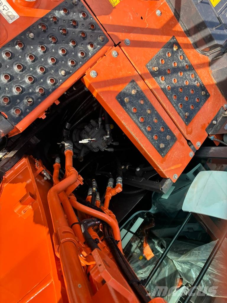 Hitachi ZX 130-7 Bageri gusjeničari
