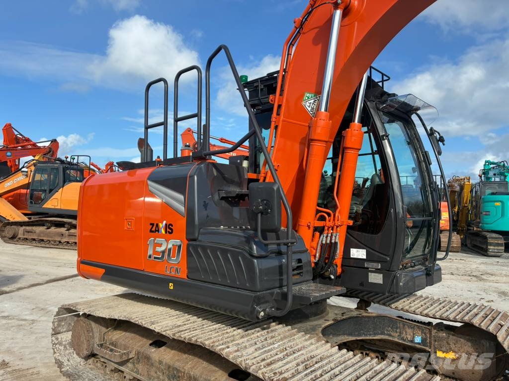 Hitachi ZX 130-7 Bageri gusjeničari