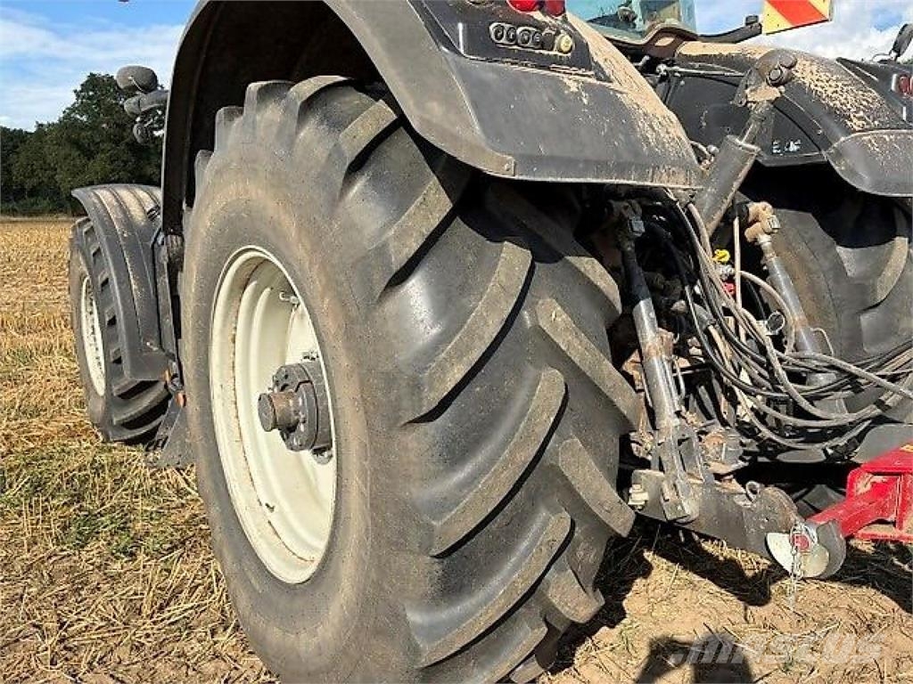 Valtra S274 Traktorji