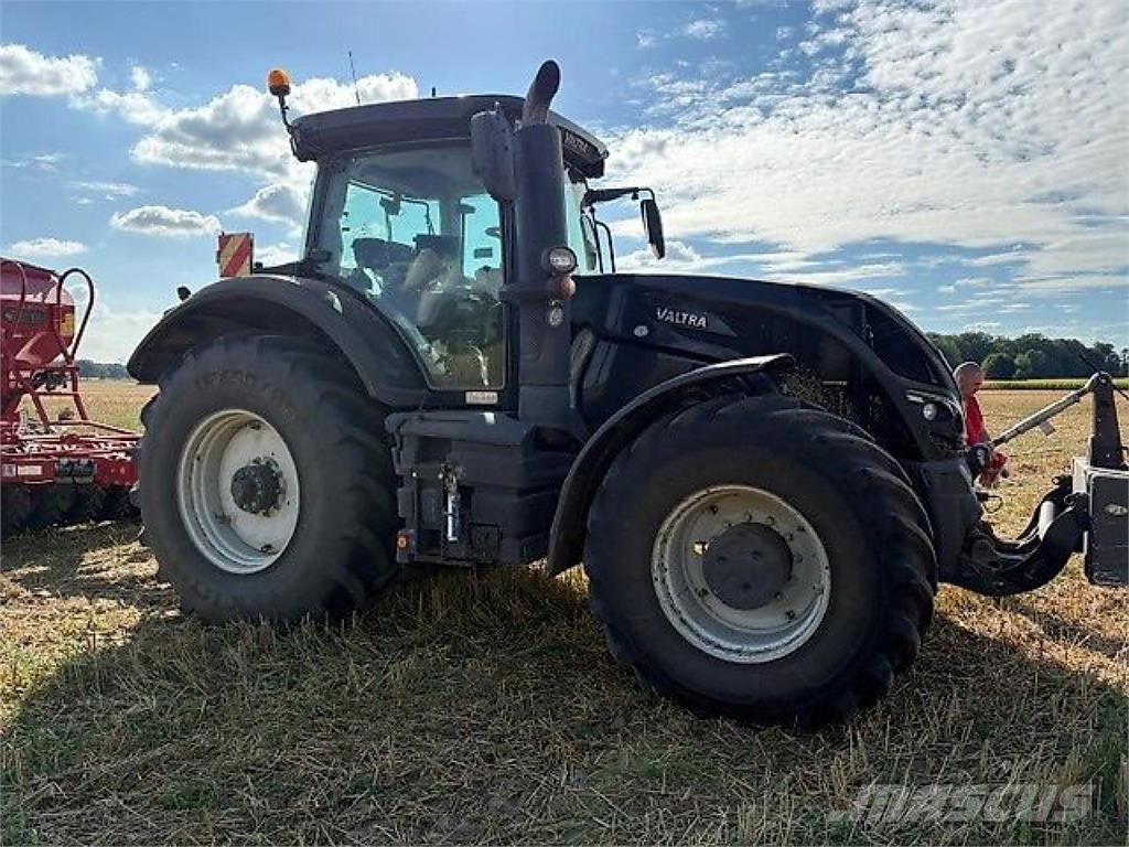 Valtra S274 Traktorji