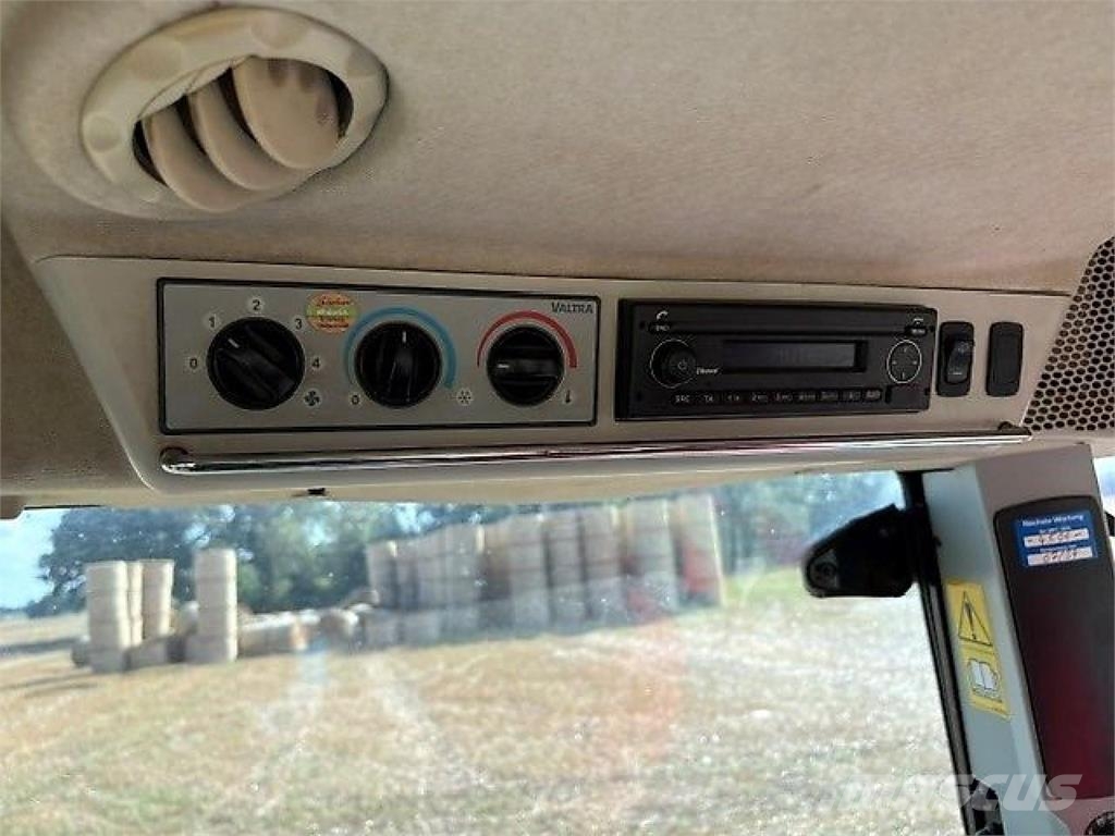 Valtra S274 Traktorji