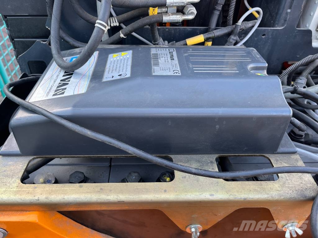 ATN PIAF 1000R V-4145 EO Вертикальні щоглові підйомники