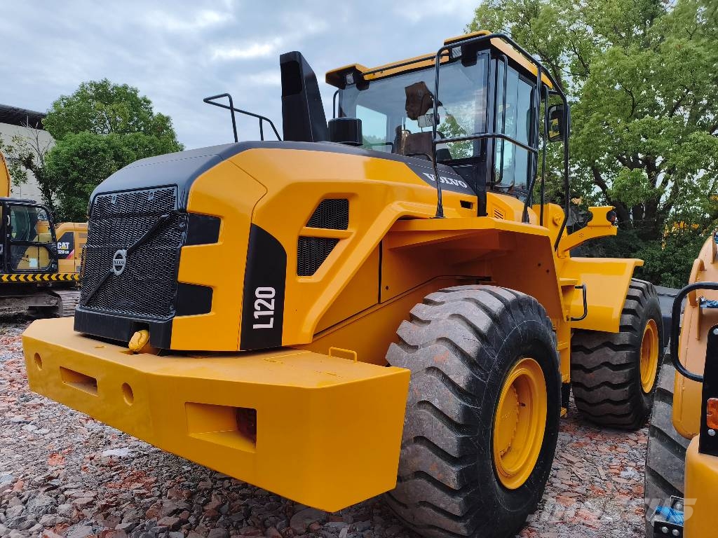 Volvo L 120 휠로우더