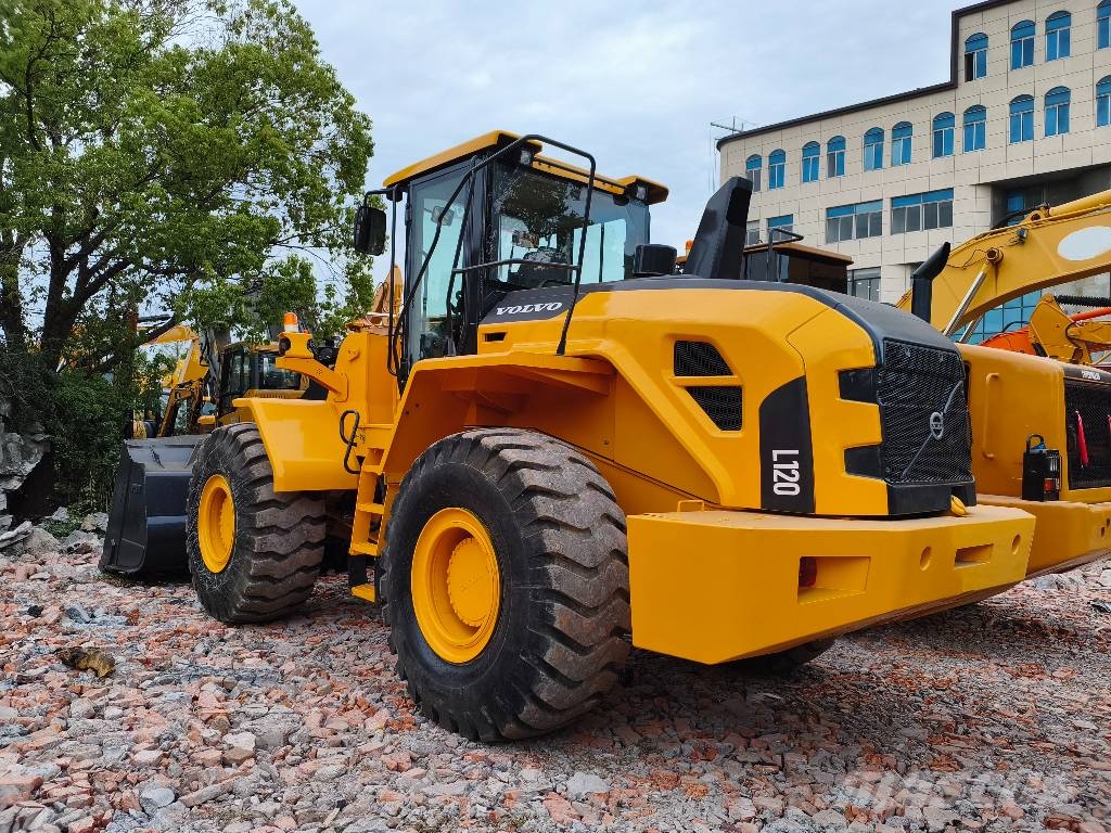 Volvo L 120 휠로우더