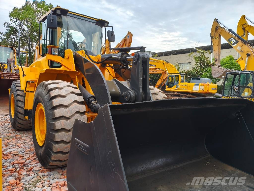Volvo L 120 휠로우더