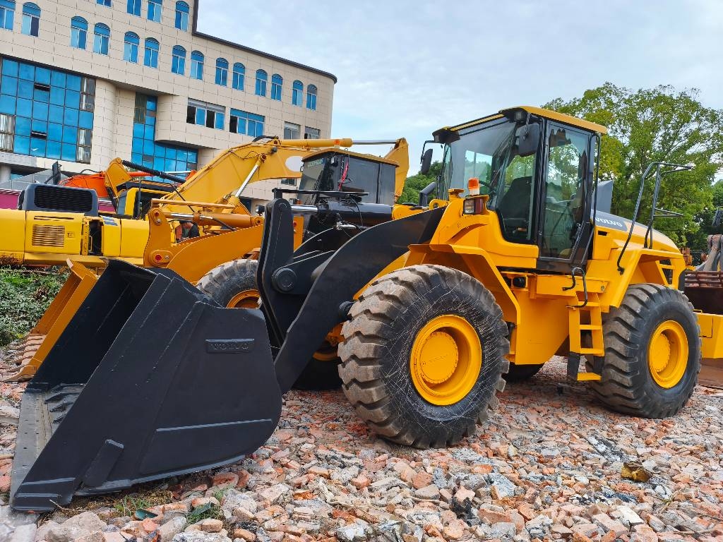 Volvo L 120 휠로우더