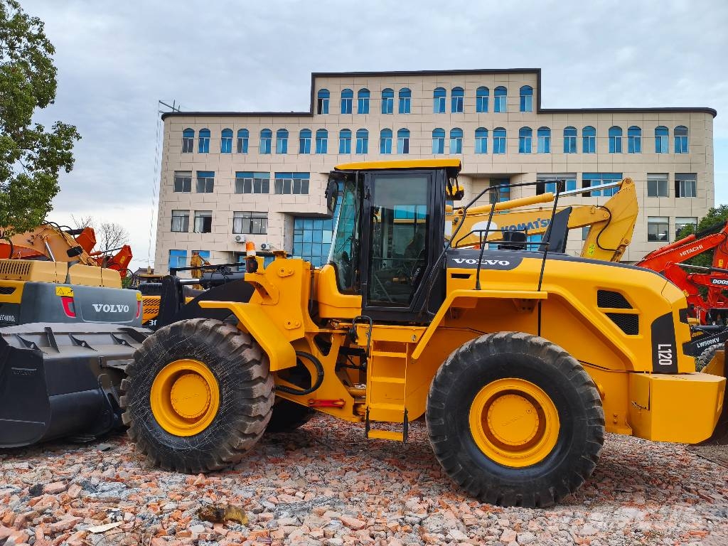 Volvo L 120 휠로우더