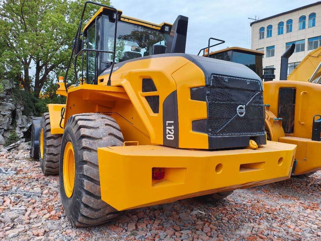 Volvo L 120 휠로우더