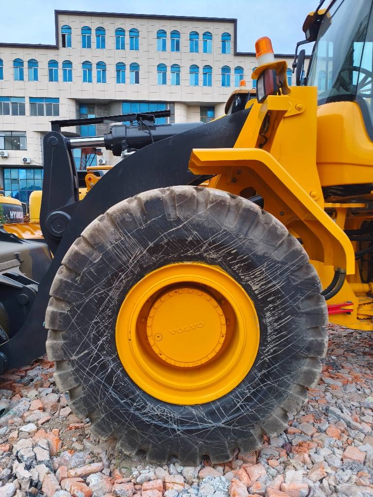 Volvo L 120 휠로우더