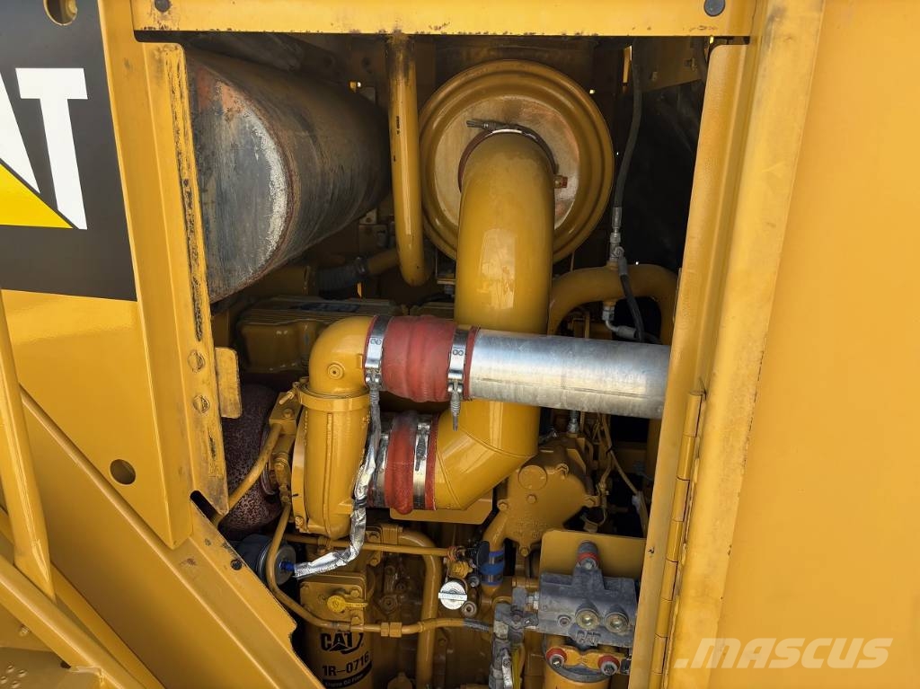 CAT 988 H لوادر بعجل