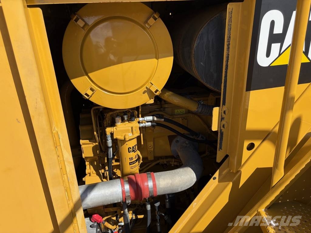 CAT 988 H لوادر بعجل