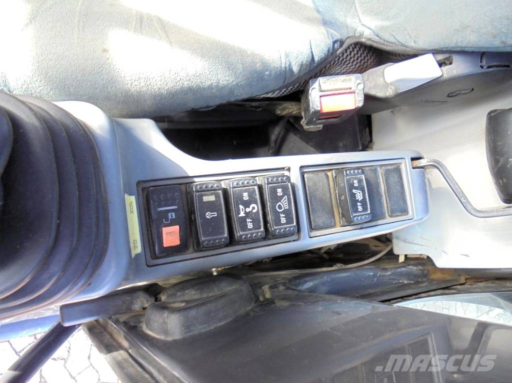 Hitachi ZX 225 US LC-6 Gravemaskiner på larvebånd