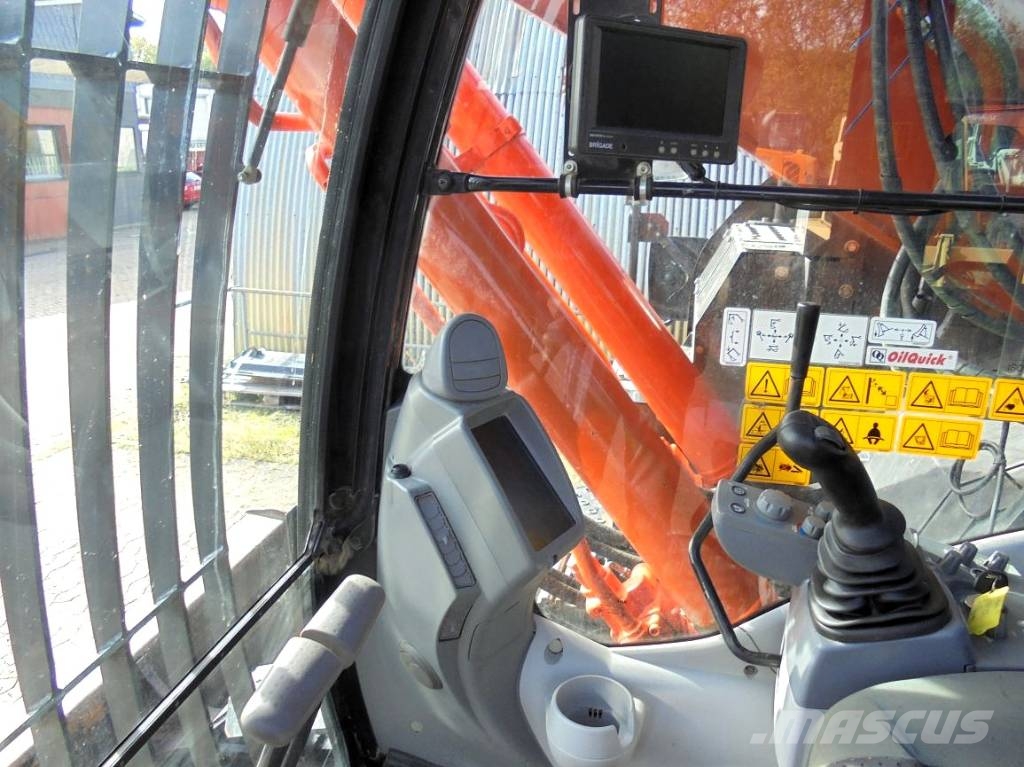 Hitachi ZX 225 US LC-6 Gravemaskiner på larvebånd