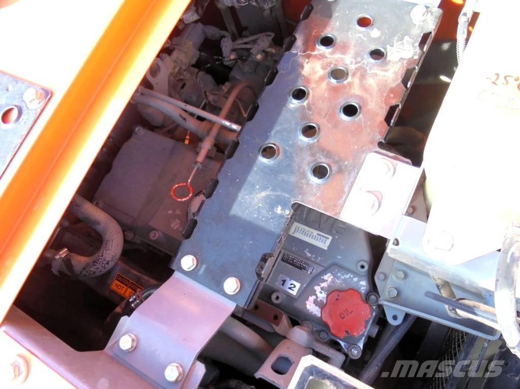 Hitachi ZX 225 US LC-6 Gravemaskiner på larvebånd